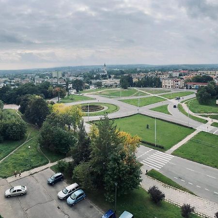 Mieszkanie W Centrum Miasta Ostrowiec Swietokrzyski Luaran gambar